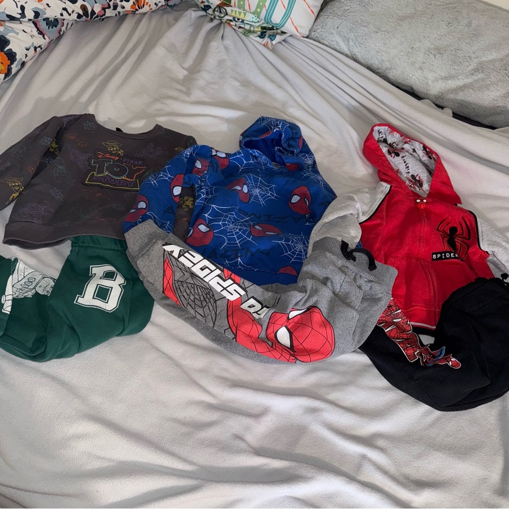 BUNDLE BOYS 5/6 Matching Sweatsuits Set of 3